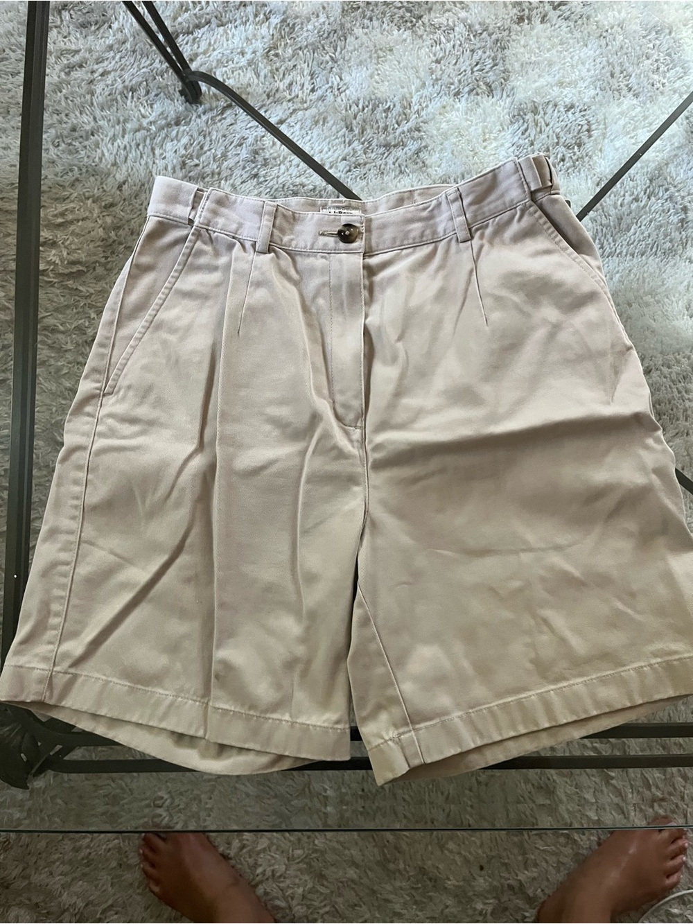 LL Bean Classic High-Rise Women's Beige Shorts with Expandable waist, size 8
